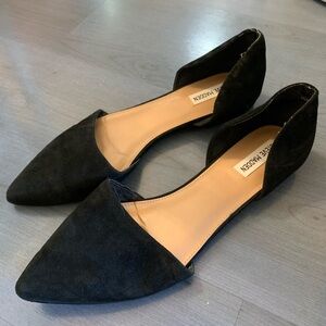 Steve Madden Black Pointed Flats